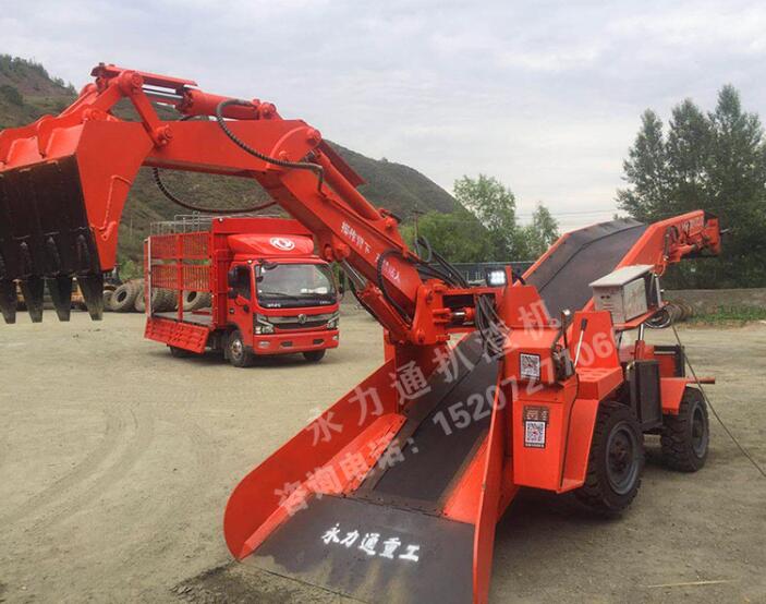 永力通扒渣機(jī)進(jìn)入礦山.jpg 永力通扒渣機(jī)進(jìn)入礦山.jpg